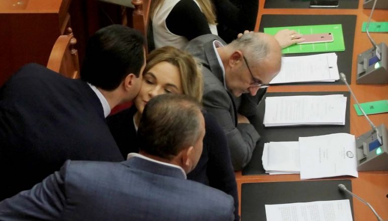 Ja kur do të nisin PROTESTAT: Kryemadhi dhe Vasili takim urgjent me Bashën në selinë BLU