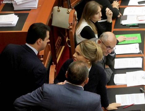 PËRGJIMET/ Basha sulmon Kryemadhin përmes Shehaj: LSI hesht për Tahirin, që të shpëtojë…
