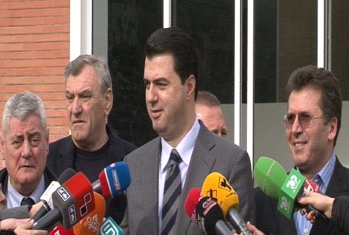 VIDEO/ Basha pas mbledhjes me aleatët: Protesta opozitare do të nisë këtë muaj, ja kur caktohet data