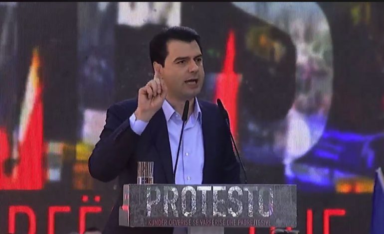 PROTESTA/ Basha: Shqiptarët e dinë se në Europë do të futen, kur të fusin kriminelët në BURG!