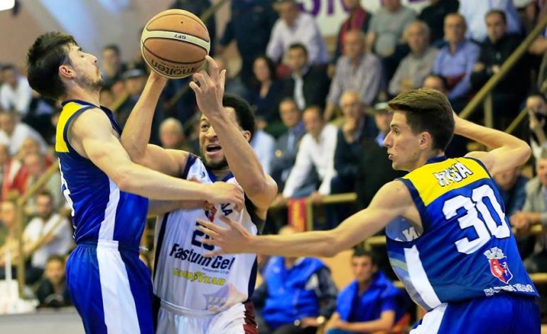Tirana mposht Vllazninë dhe merr kryesimin e Superligës