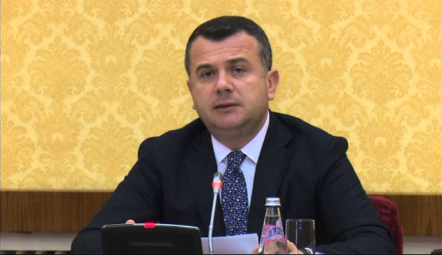 E FUNDIT/ Balla MBLEDHJE me dyer të mbyllura me kryesinë dhe kryetarët e komisioneve
