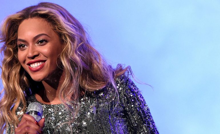 Beyonce nuk përmbahet! Ja pozat që morën miliona “like” (FOTO)