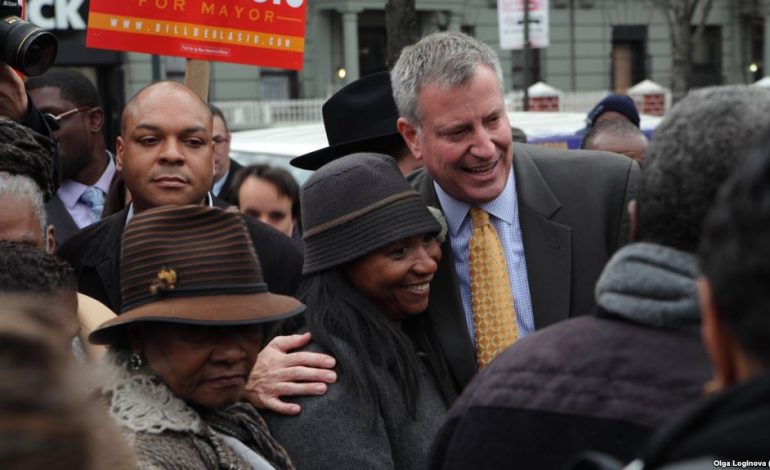 CEREMONIA/ Bill de Blasio edhe për një mandat tjetër, kryetar i Nju Jorkut