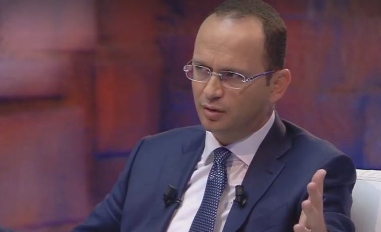 Bushati drekë në Suedi me ish-ministrin e Jashtëm, Bildt: Çështjet e Ballkanit, prioritet i axhendës së BE