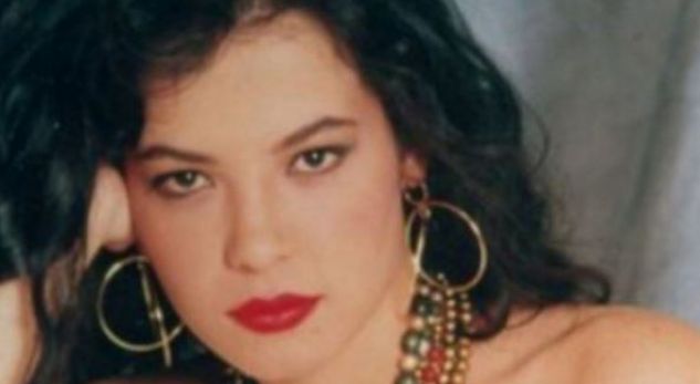 Keni menduar se Kasandra është plakur, por nuk e keni ditur se është më seksi se kurrë