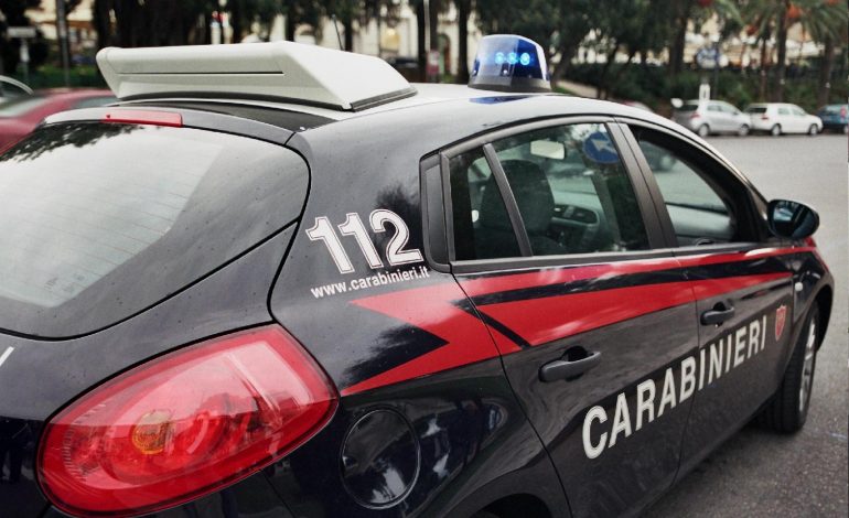 Fundjavë ‘ferri’ në Itali, shqiptarë të armatosur dhe vajza me drogë bien në ‘kurthin’ e karabinierëve