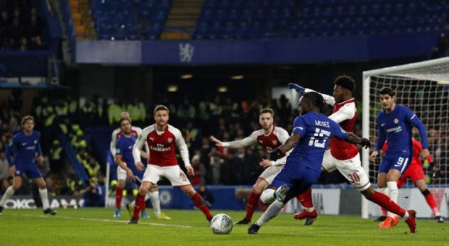 Chelsea dhe Arsenal barazojnë në gjysmëfinalen e parë të Carabao Cup