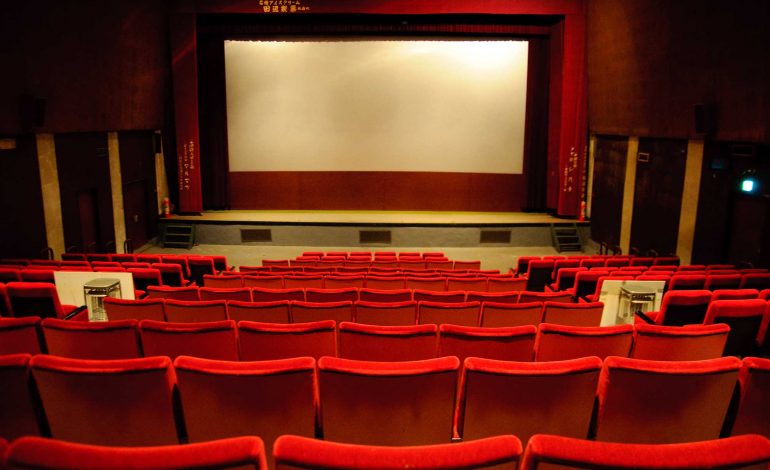 Pas 35 viteve, qytetarët e Arabisë Saudite shikojnë filmin e parë në kinema