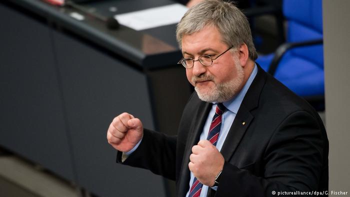 NEGOCIATAT PËR SHQIPËRINË/ Deputeti gjerman: Jo më fjalë, por FAKTE!