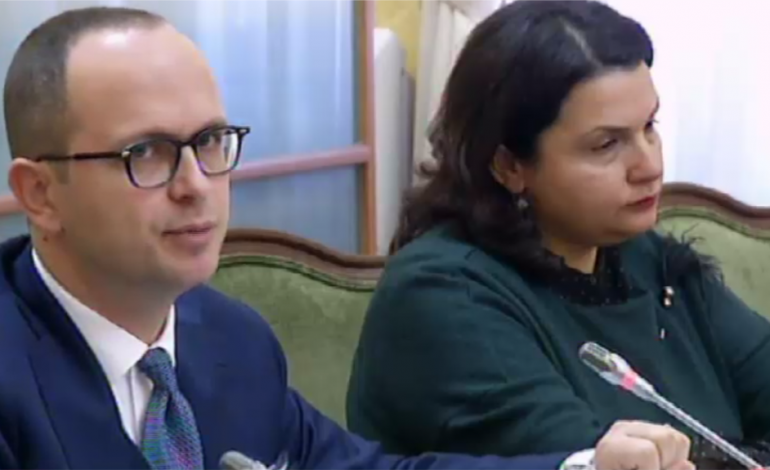 “Zëri i Amerikës”/ Ditmir Bushati: Detajet e marrëveshjes Shqipëri- Greqi. Nga heqja e ligjit të luftës, tek deti