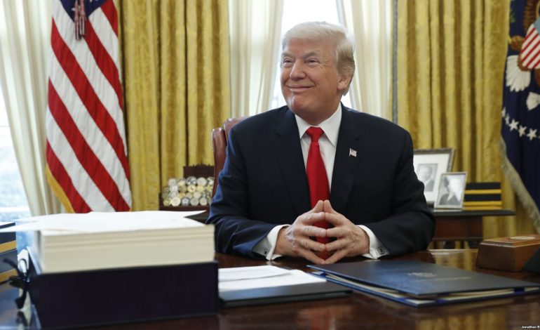 Presidenti Trump kërcënon palestinezët me milionat e ndihmës për paqen