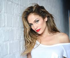 Zgjedhje e duhur! “Guess” zgjedh Jennifer Lopez si imazh të xhinseve për koleksionin e ri (FOTO)