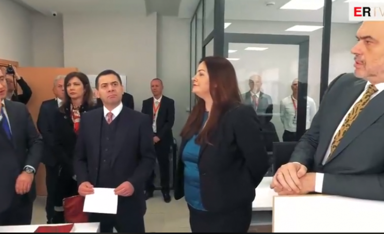 Kryeministri tek Drejtoria e Përgjithshme e Doganave/ Moment historik transferimi