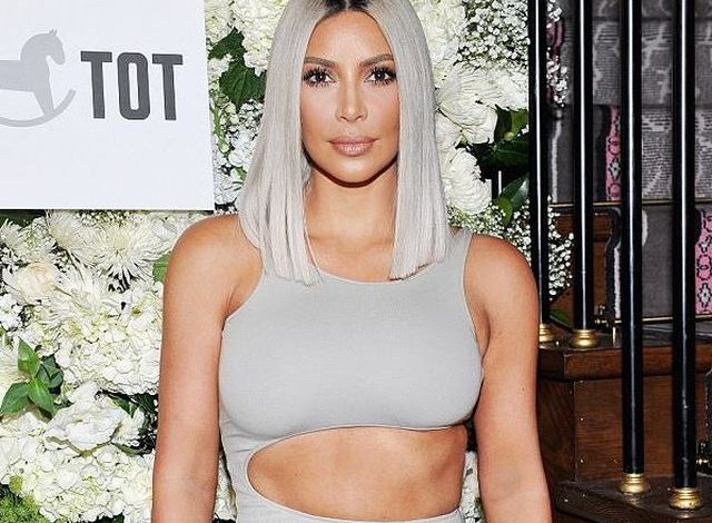 ‘Je nënë e 3-fëmijëve’/ Njerëzit reagojnë pas fotos nudo të Kim-it (FOTO)