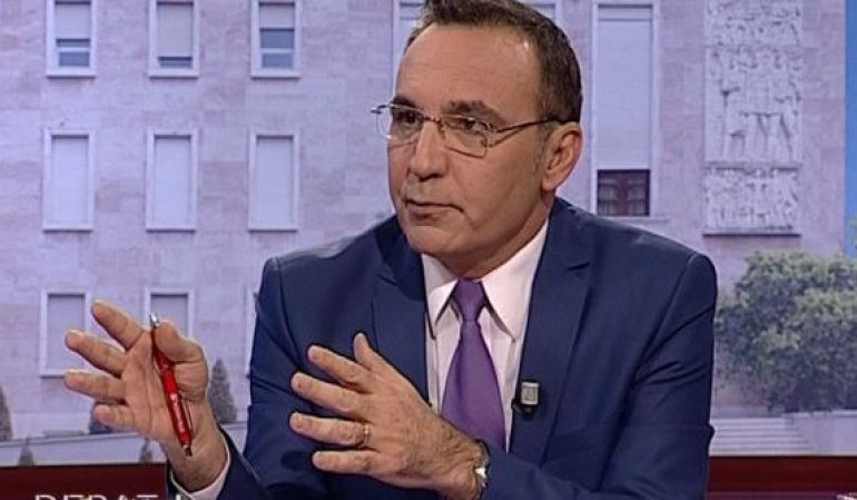 EDUARD ZALOSHNJA/ Protesta dhe pallati!