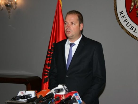 “SHPËRTHIMI” para protestës: PD duhet çliruar, do dalin forca të tjera të DJATHTA. Basha të…