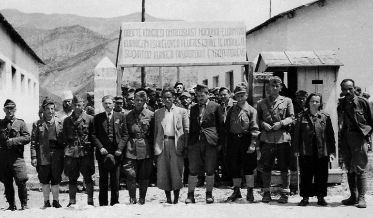 Rrëfimi befasues i historianes angleze: Enver Hoxha do vritej në nëntor 1944, ja kush e shpëtoi