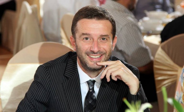 FOTO LAJM/ Zbulohet HOBI i ri i Erjon Braçes. Kapet duke…
