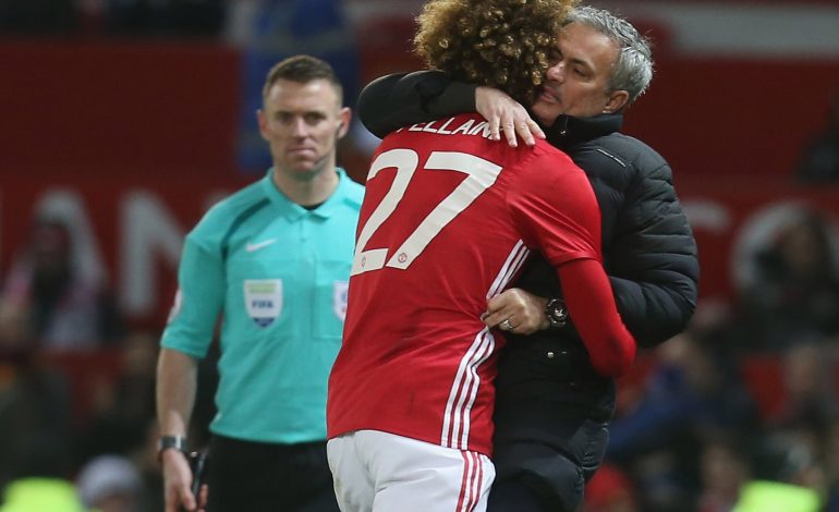 Mourinho ‘i dashuruar’ pas Fellainit, kërkon ta mbajë tek United