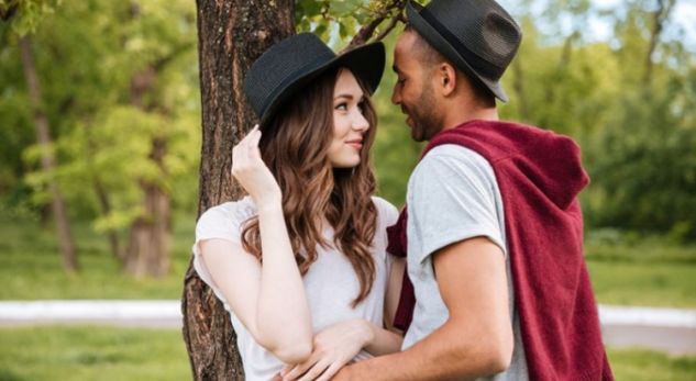 10 sekretet e vogla si të fitoni zemrën e vajzës që doni!