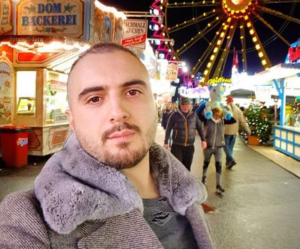 “Shqiptari kur digjet në diell përdor vetëm kos!”, këtë ka bërë edhe reperi Gjiko (FOTO)
