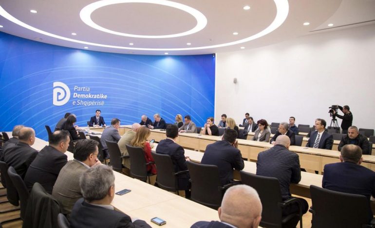 Përfundon mbledhja e grupit parlamentar të PD: Gramoz Ruçi të largohet nga Kuvendi! VENDIMET…