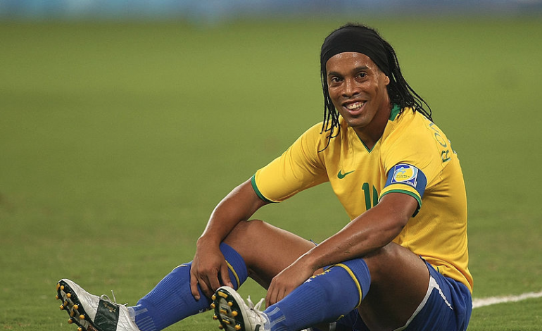 (FOTO) Tërheqja nga futbolli aktiv, Ronaldinho fjalë emocionuese pas lamtumirës
