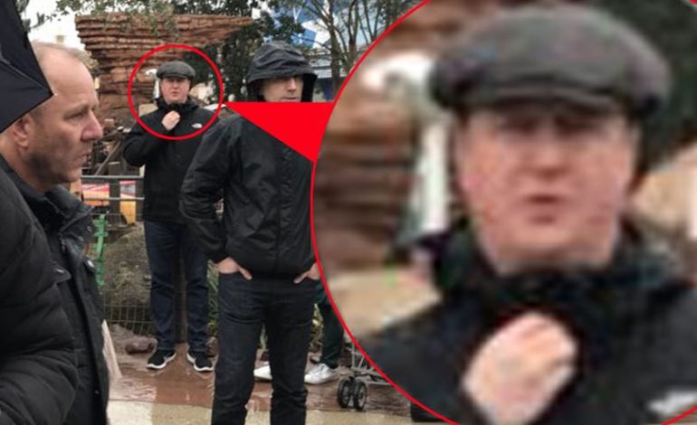 FOTO/ Ish-kryeministri mbetet i papunë, blen një shtëpi në fshat dhe fillon duhanin