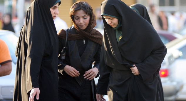 Iran/ Më në fund nuk ka më arrestime për gratë që shkelin rregullat e veshjes