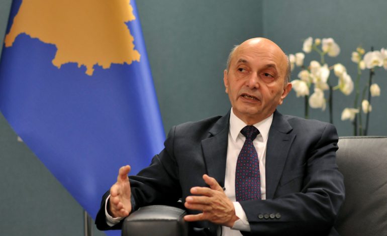 EKSKLUZIVE/ Ish Kryeministri i Kosovës Isa Mustafa mbërrin për kurim në Shtutgart të Gjermanisë (DETAJET)