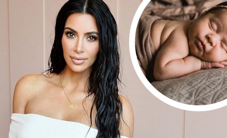 “Mami me 3 fëmijë”/ Kim Kardashian poston FOTON pas lindjes së vogëlushes
