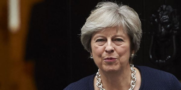 Kryeministrja britanike May si Donald Trump: Do ndërtoj një mur në La Mansh