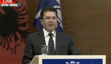 Mblidhet Asambleja e PR, Mediu: Ejani në protestë, ta tundim nga themelet qeverinë