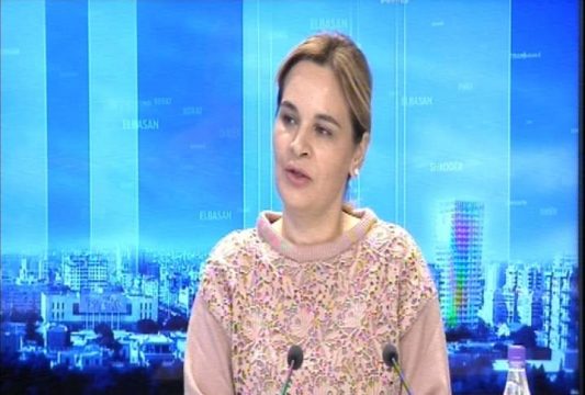 PROTESTAT/ Kryemadhi thumbon aleatët e Bashës: Qetësohuni, ne nuk futemi në listën e PD, duam vetëm…
