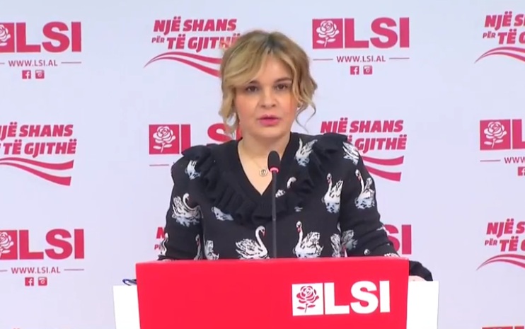 “Nxehet” Monika: I bëj thirrje Edi Ramës të ndaloj se do përfundoj vetë në kazanin e plehrave