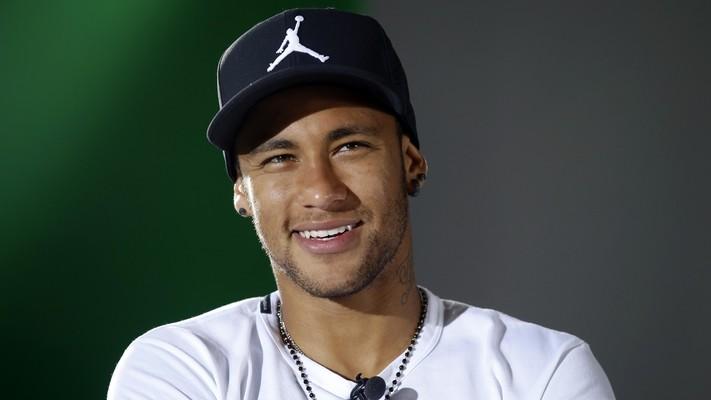 Neymar i shpall luftë Barcelonës