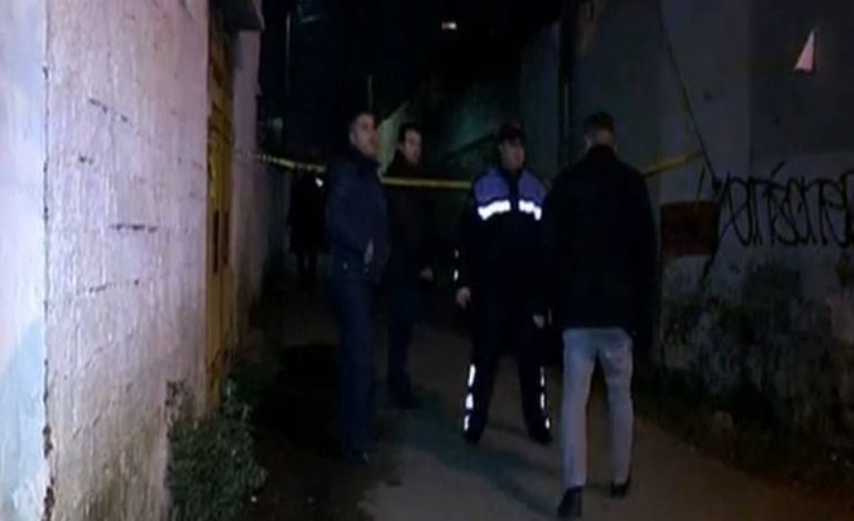 ATENTATI MAFIOZ/ Viktima mbante 2 pistoleta. E ekzekutuan siç dyshohet se ai vrau FRANC KONOMIN (DETAJE)