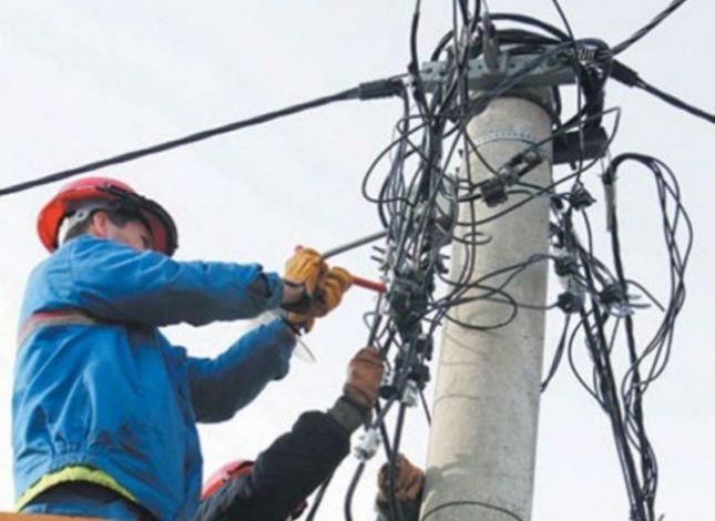 Pagesa e energjisë/ OSHHE: Më korrektë janë familjarët dhe biznesi, shteti është i FUNDIT