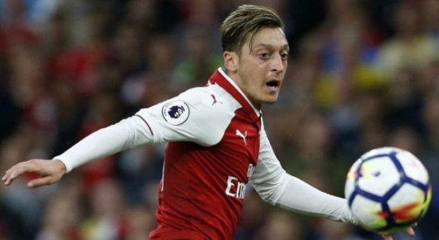 Ozil në Man United?
