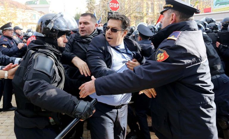 PD, Edi Paloka: Rama po ndjen frikën e PROTESTAVE, ja vendimi që ka marrë