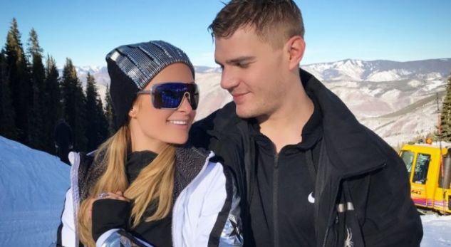 Paris Hilton bëhet “gazi” i mediave, harron të dashurin në aeroport