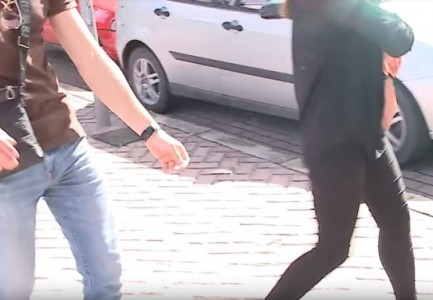 Pas divorcit, 28-vjeçarja fiksohet keq, nuk i lë gjë pa bërë ish burrit