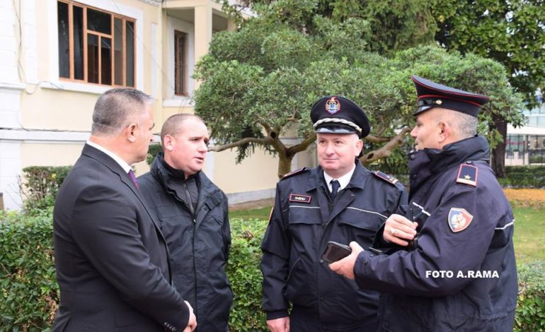 Policia rikthehet “në bazë”/ Qetësia e protestës i la sot 1500 trupat “pa punë”