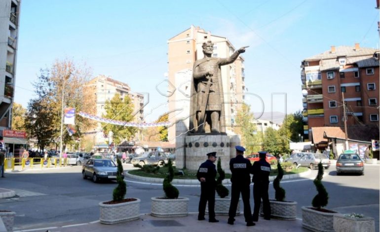 ‘Blindohet’ Kosova, Vuçiç arrin në Jarinjë. Shoqërohet nga njësitet speciale