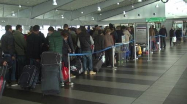 OPERACIONI I “GODITJES”/ Policia Kufitare 2 të arrestuar në portin e Durrësit. Kishin pasaporta false