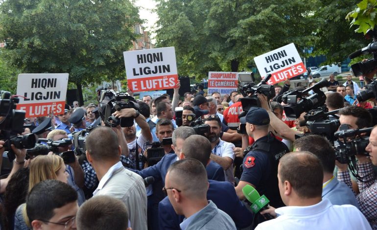 Çamët nisin protestat, AFP: Athina kishte dekada që e kërkonte këtë marrëveshje