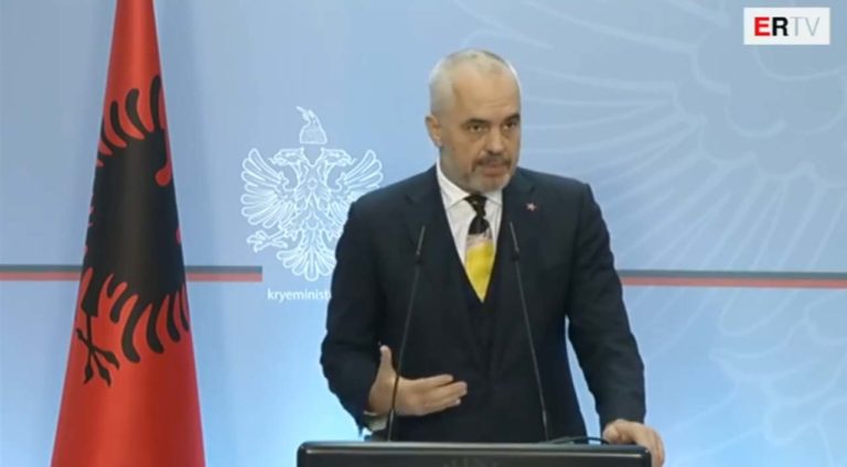 “Arritje historike”, Rama reagon pas miratimit të ligjit për shqipen në Maqedoni