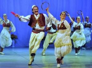 Këngëtarët, fjalë prekëse për valltarin shqiptar që vdiq sot (FOTO)