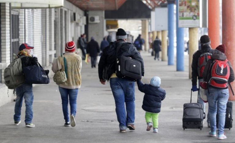 Gazeta gjermane: Si po “thahet” intelektualisht Shqipëria, dhe PASOJAT e rënda për rininë